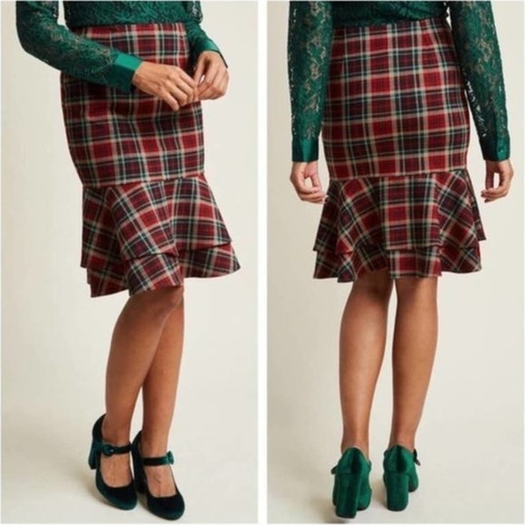 Modcloth Dresses & Skirts - NWT ModCloth Red Green Plaid Ruffle Unlined Stretch Side Zip Pencil Skirt LG